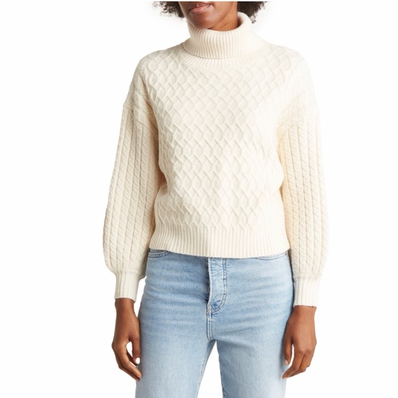 Tahari Sweaters - Tahari Cable stitch Turtleneck Sweater stretch cozy winter warm off-white cottag